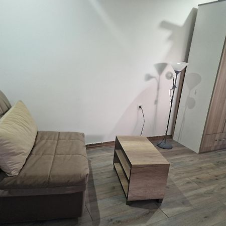 Square Apartment Paracin Bagian luar foto